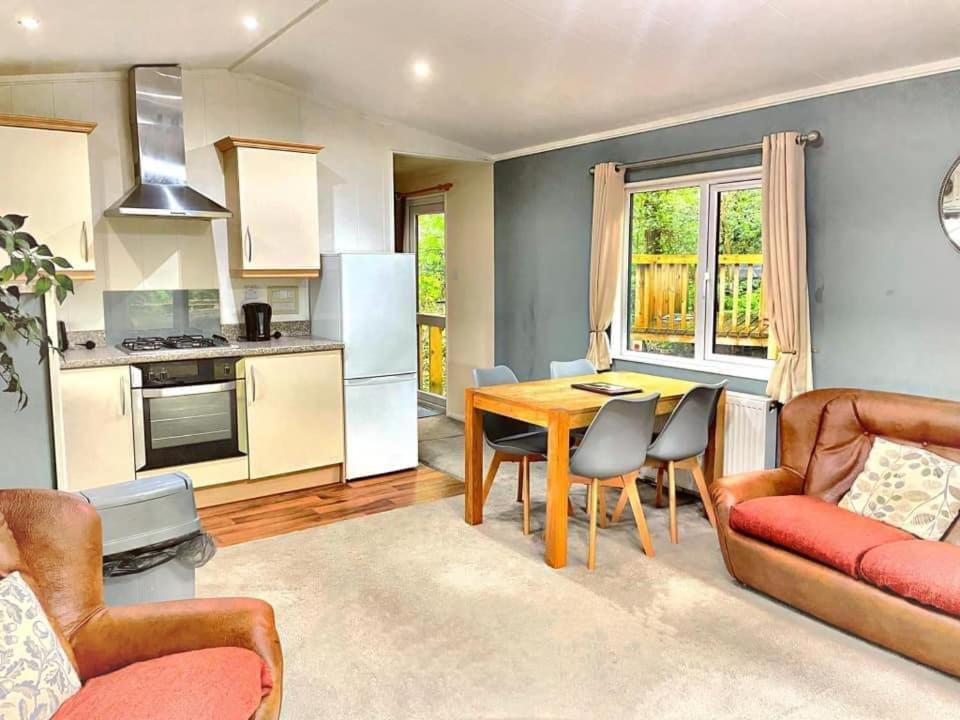 Woodland View -Hot Tub-Tenby-Carmarthen-סנט קלירס מראה חיצוני תמונה
